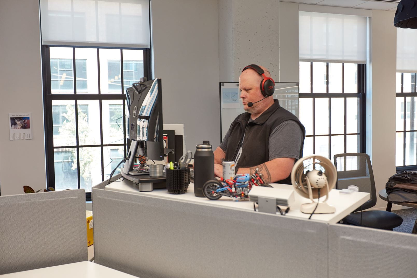 Minneapolis employee in headphones