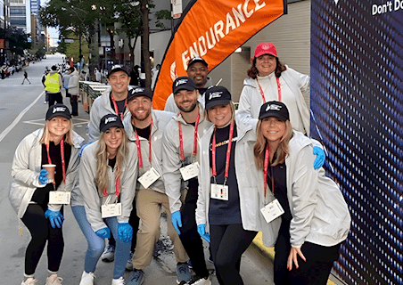 west monroe employees volunteering at the chicago marathon