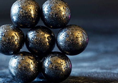 magnetic balls in a circular formation 